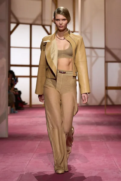 Look 1
